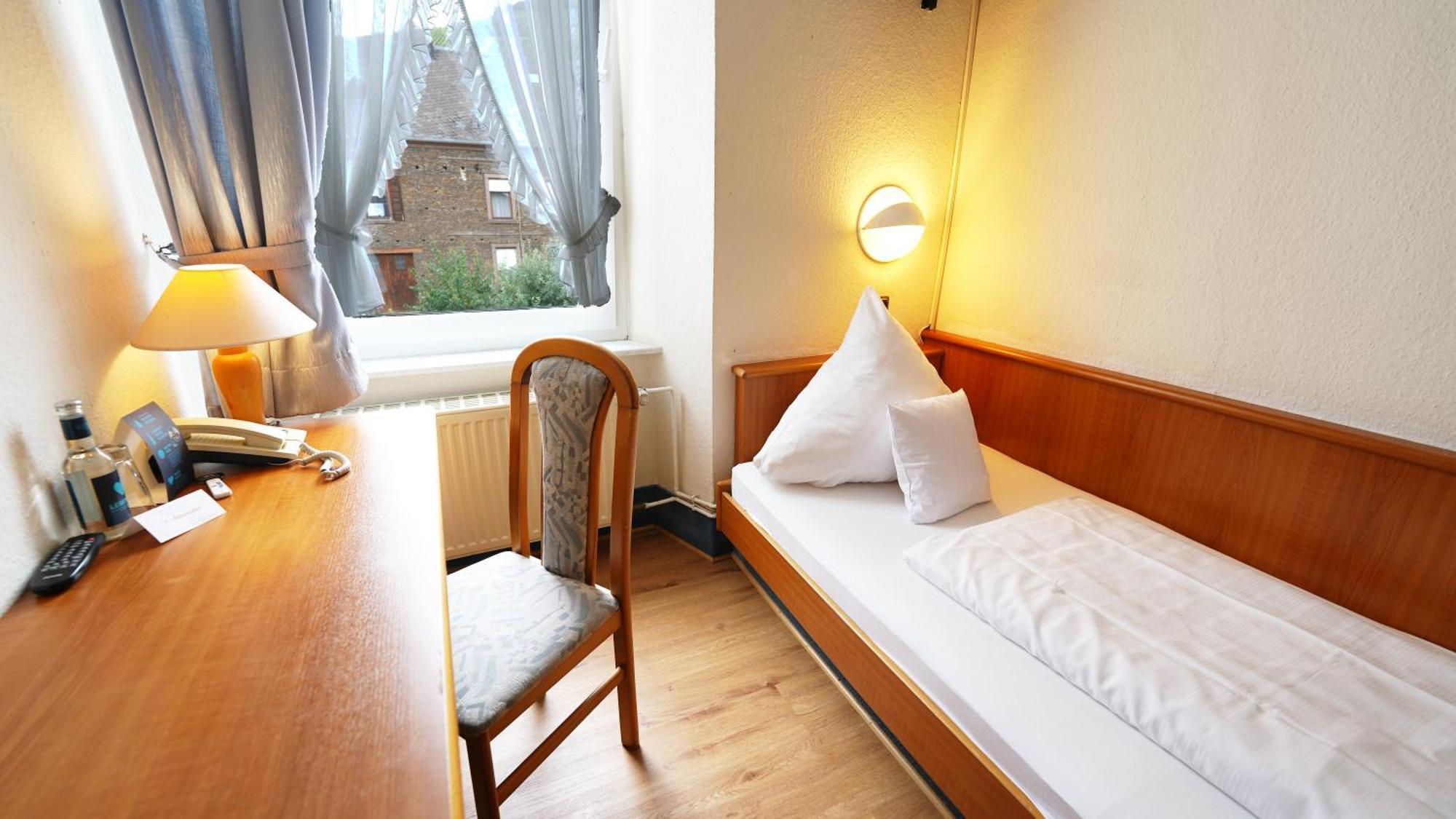 Vegan Hotel Und Restaurants Nicolay 1881 ツェルティンゲン・ラハティグ エクステリア 写真