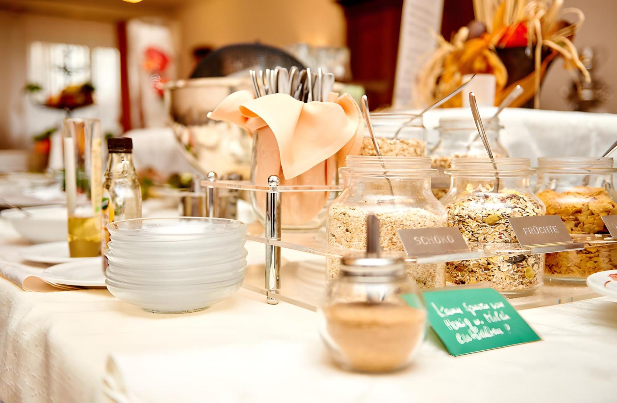 Vegan Hotel Und Restaurants Nicolay 1881 ツェルティンゲン・ラハティグ エクステリア 写真