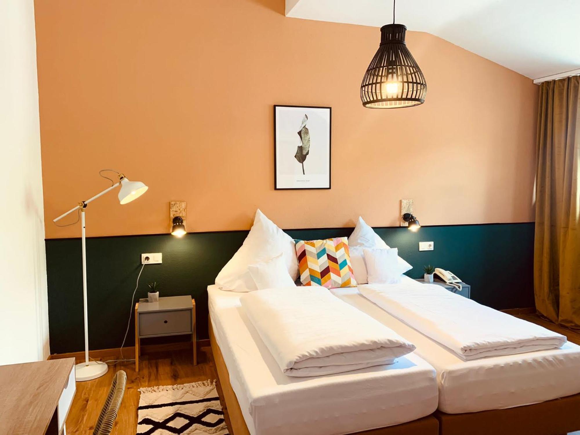 Vegan Hotel Und Restaurants Nicolay 1881 ツェルティンゲン・ラハティグ エクステリア 写真