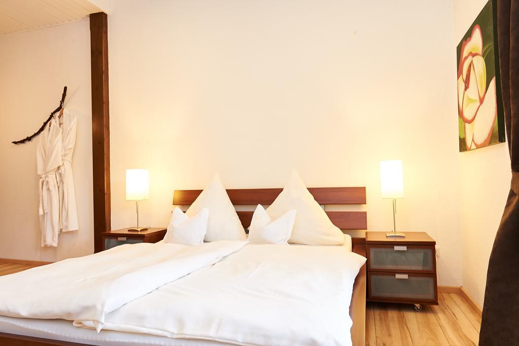 Vegan Hotel Und Restaurants Nicolay 1881 ツェルティンゲン・ラハティグ エクステリア 写真